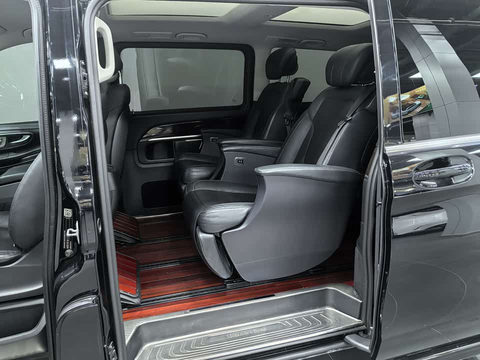 Mercedes-Benz V-class