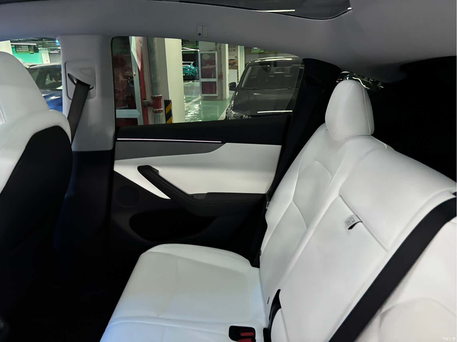 Tesla Model Y, 2025 8
