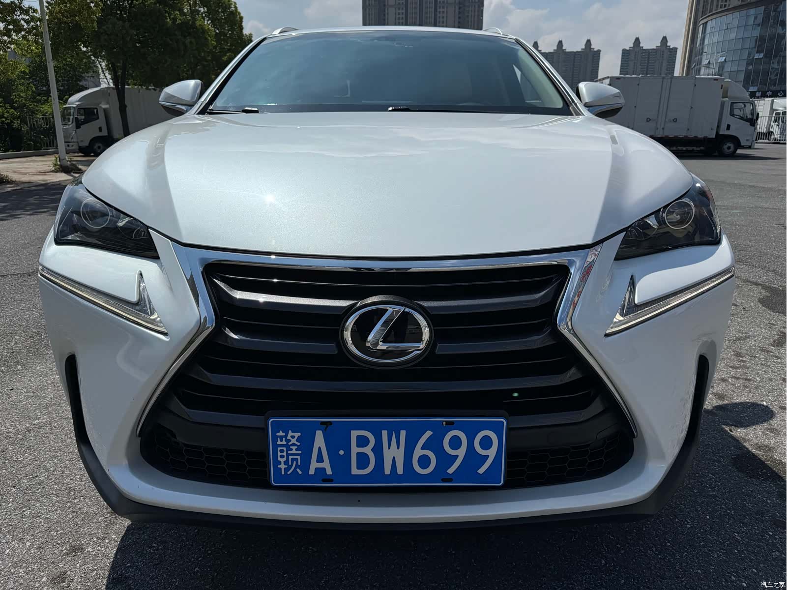 Lexus NX, 2016 2