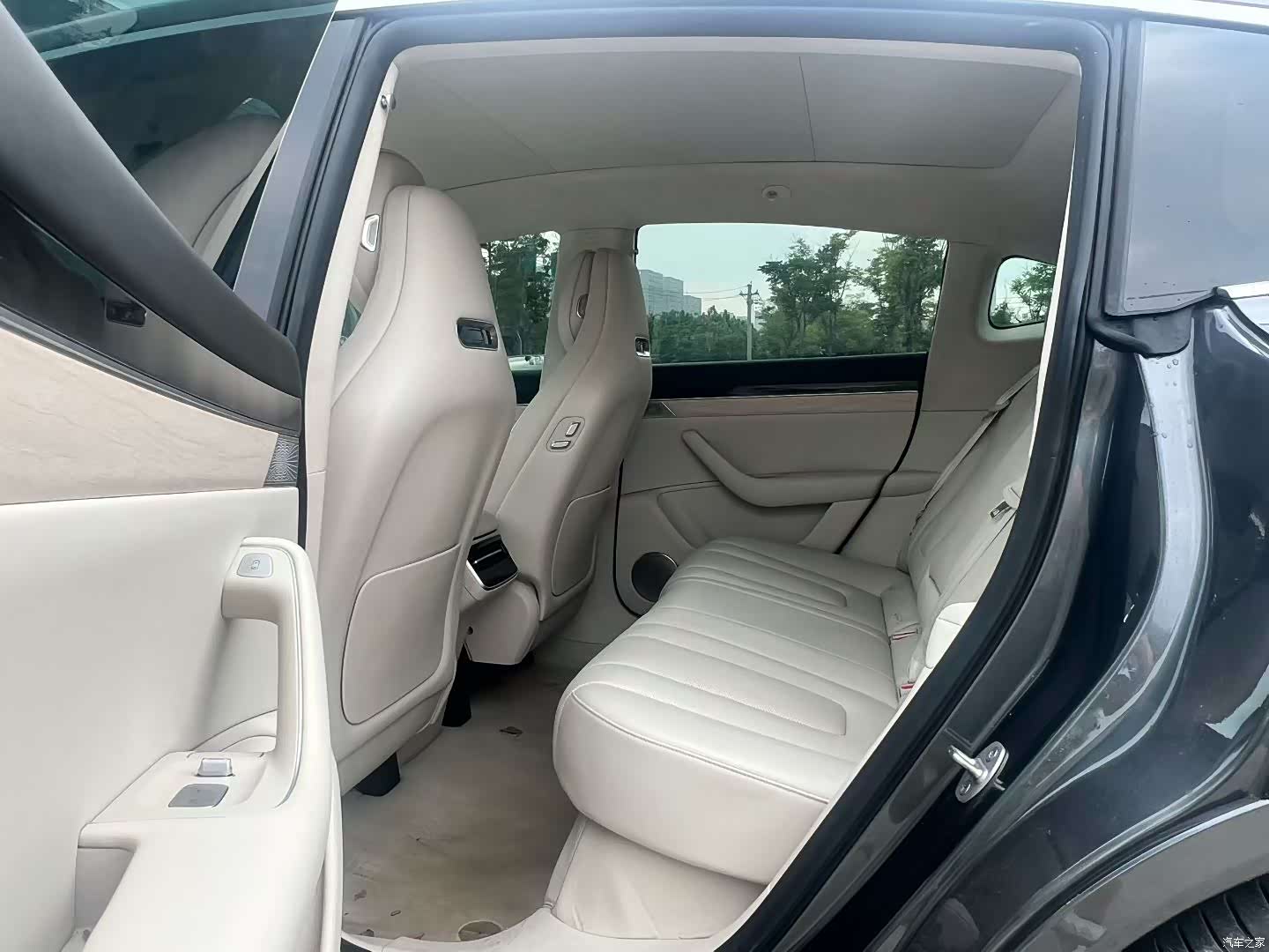 Luxeed R7, 2025 8