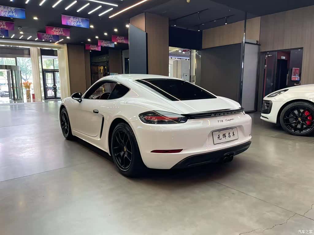Porsche Cayman, 2019 16