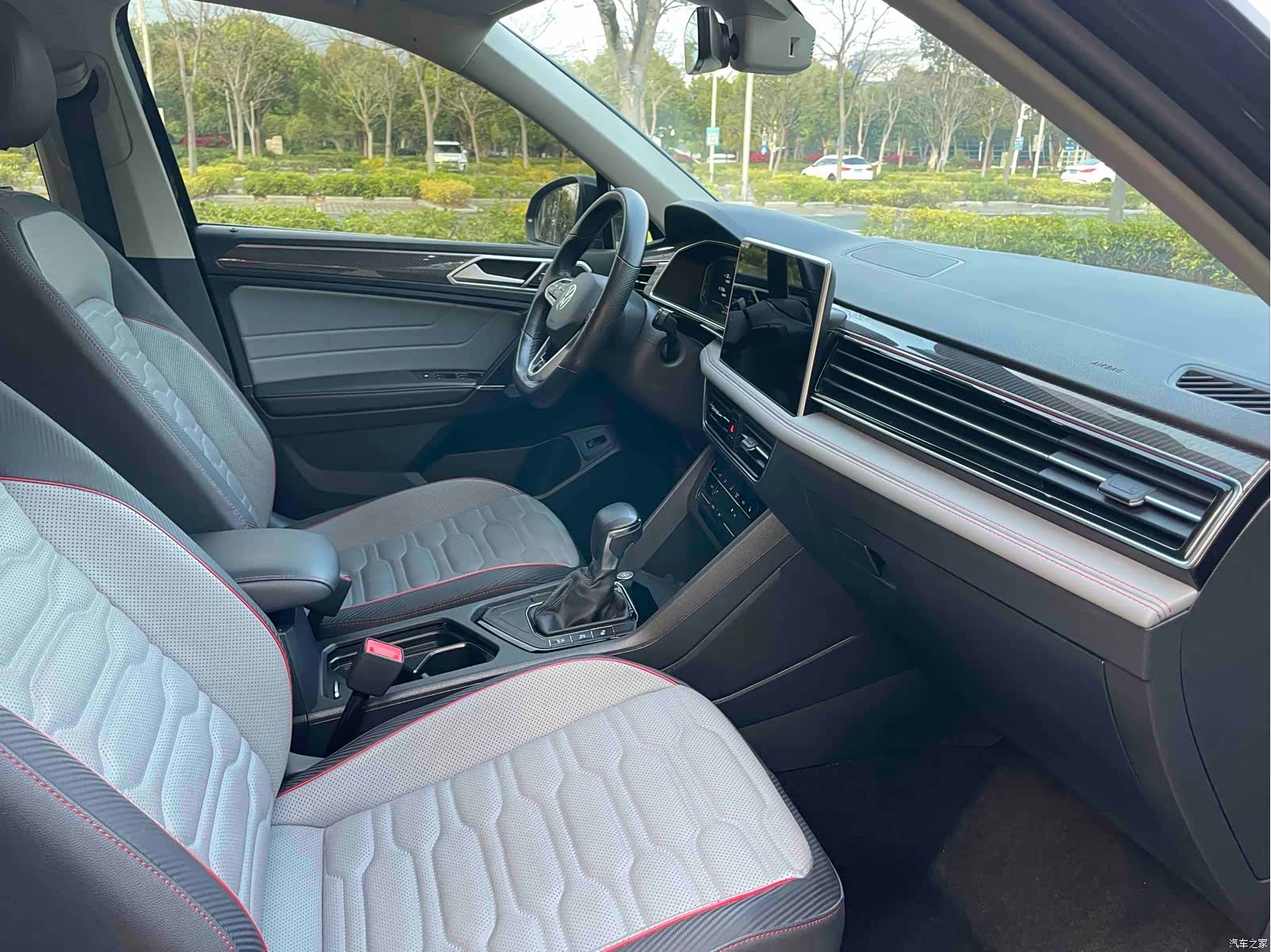 Volkswagen Tiguan L, 2022 14