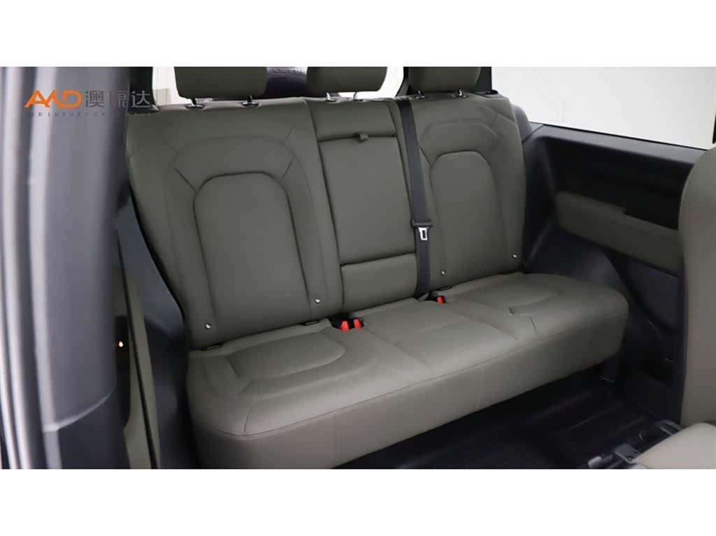 Land Rover Defender, 2023 8