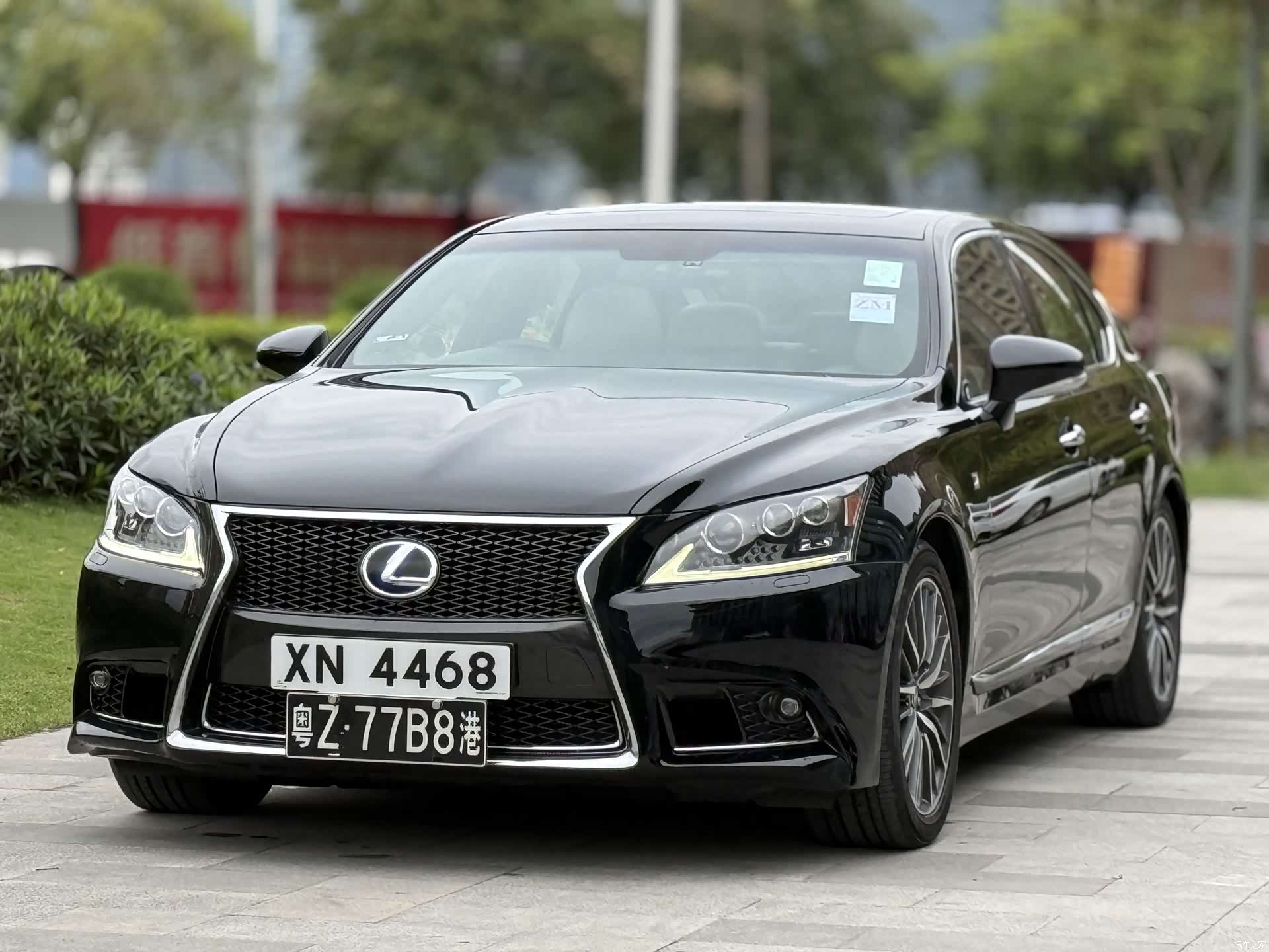 Lexus LS