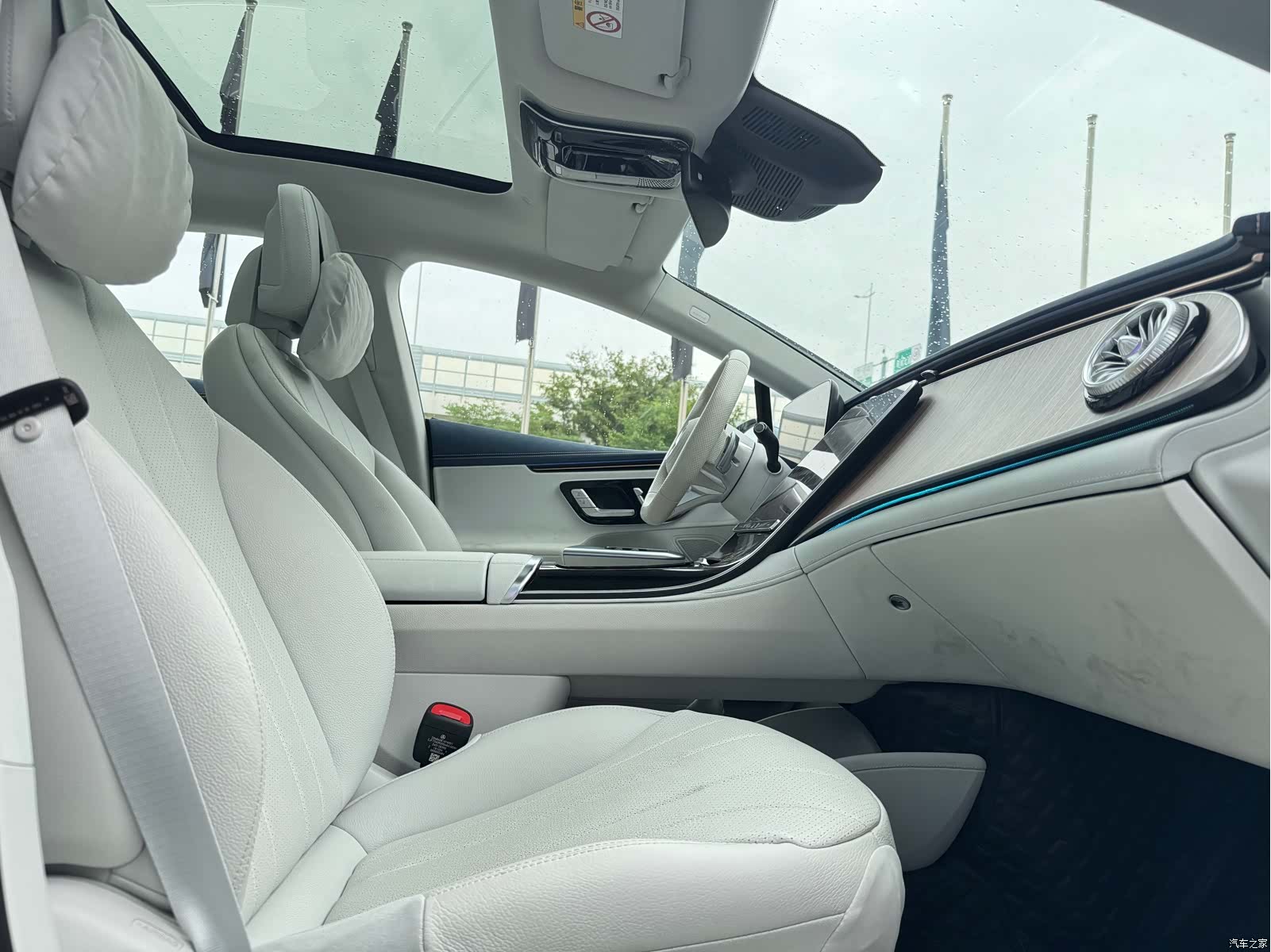 Mercedes-Benz EQE, 2025 16