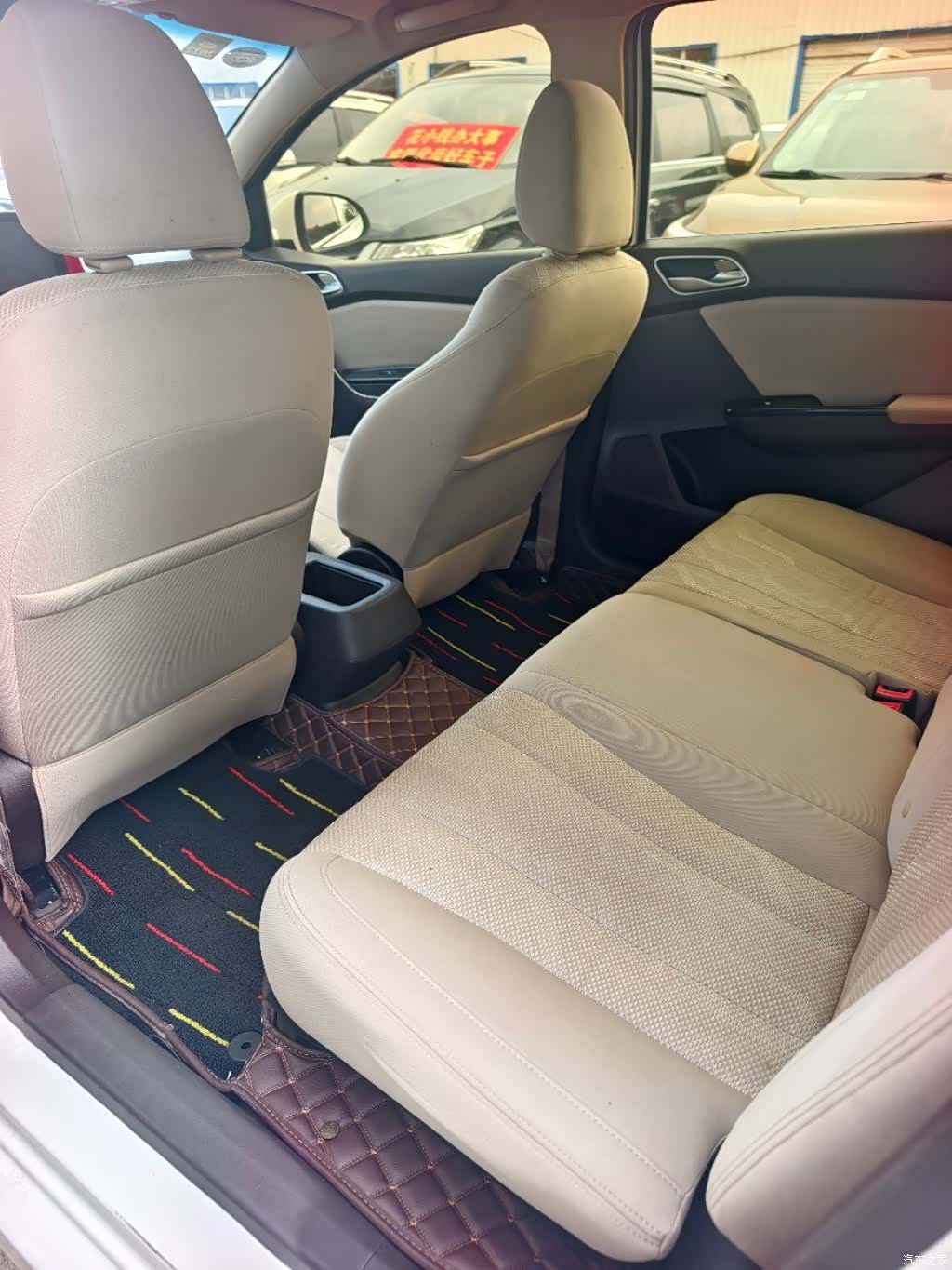Wuling 310W, 2018 6