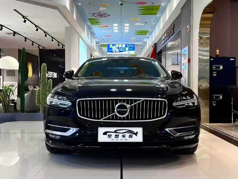 Volvo S90