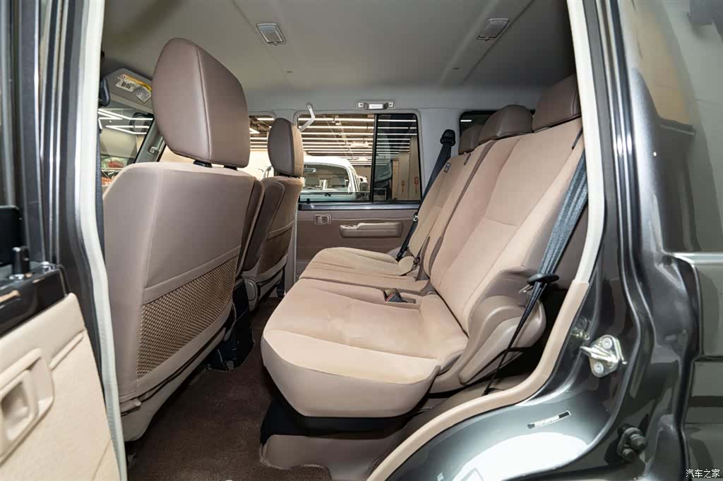 Toyota Land Cruiser, 2025 10