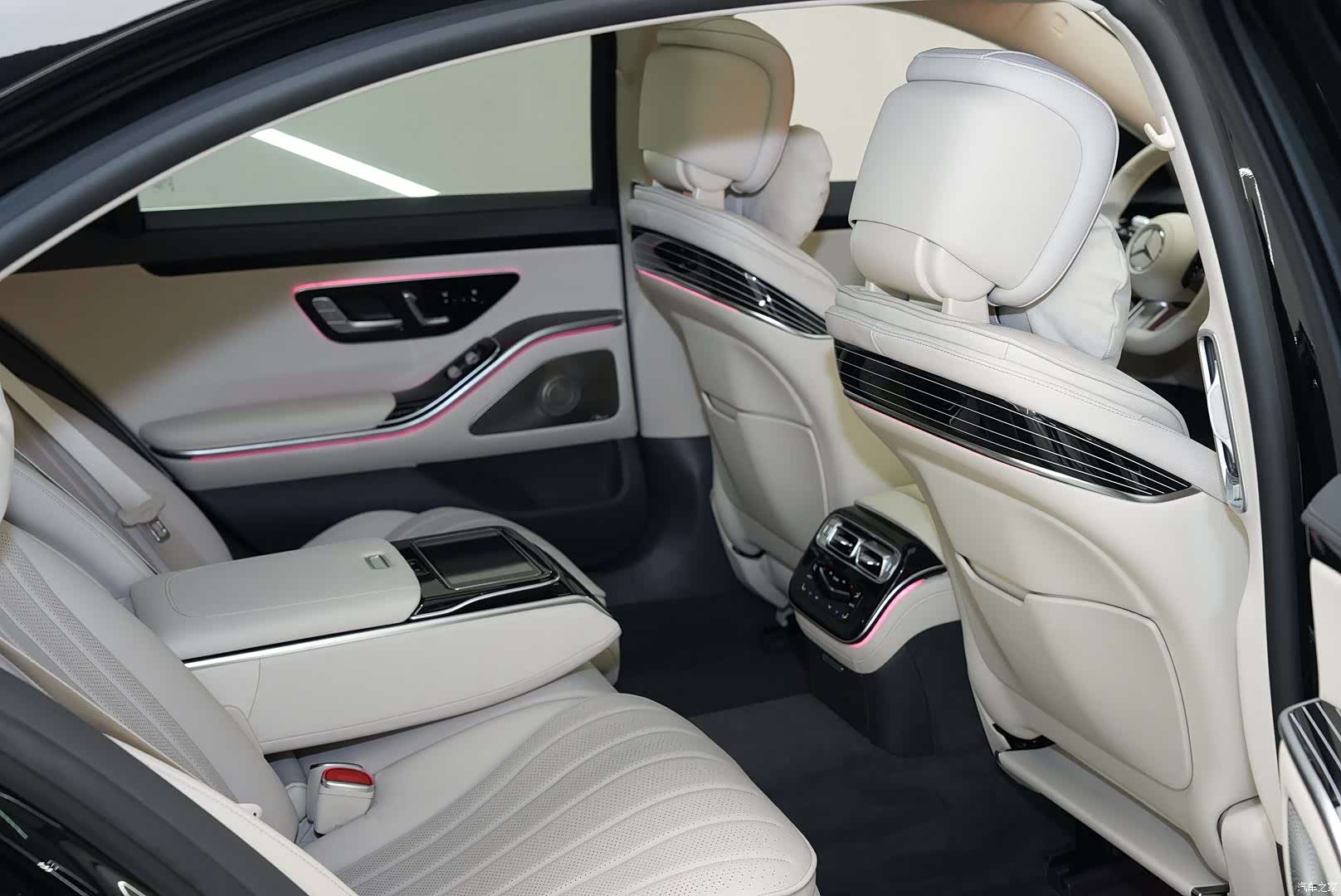 Mercedes-Benz S-Class, 2023 17