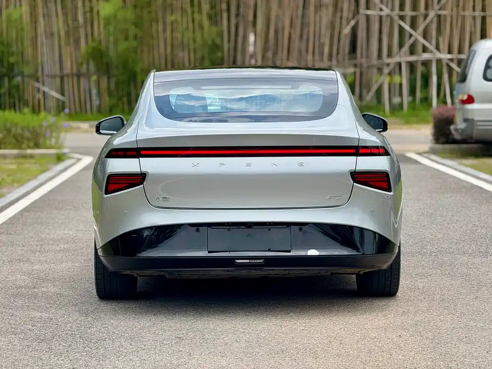 XPENG P7