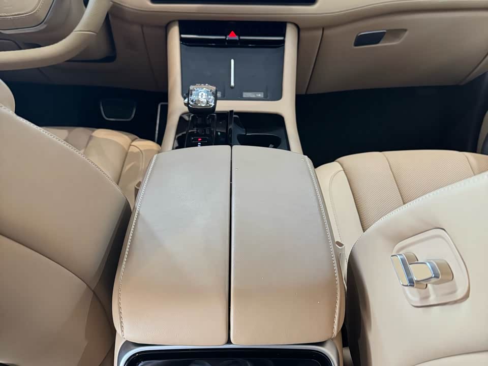 AITO Ask the world M7