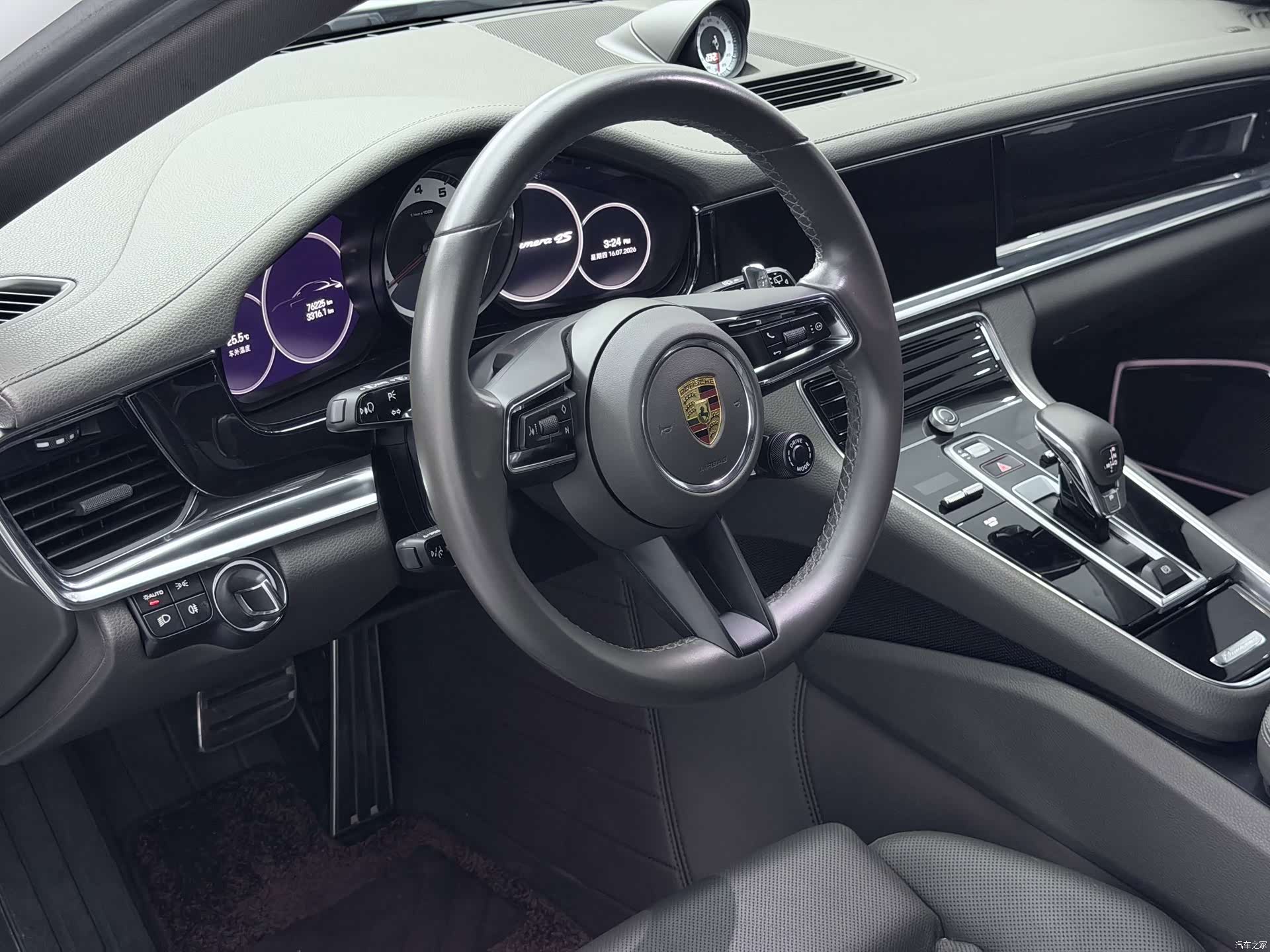 Porsche Panamera, 2022 10
