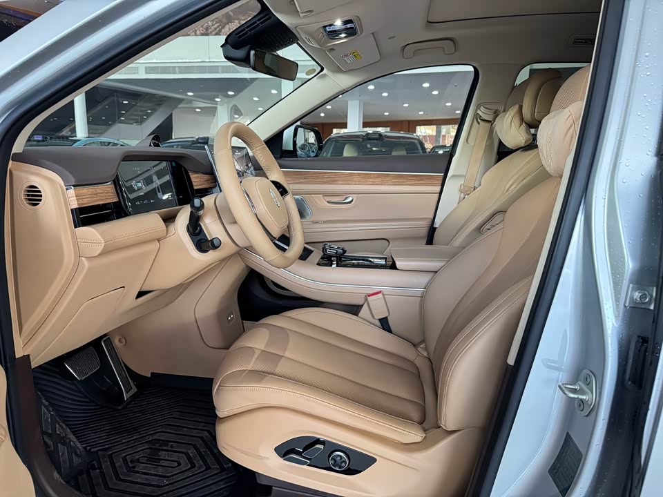 AITO Ask the world M7