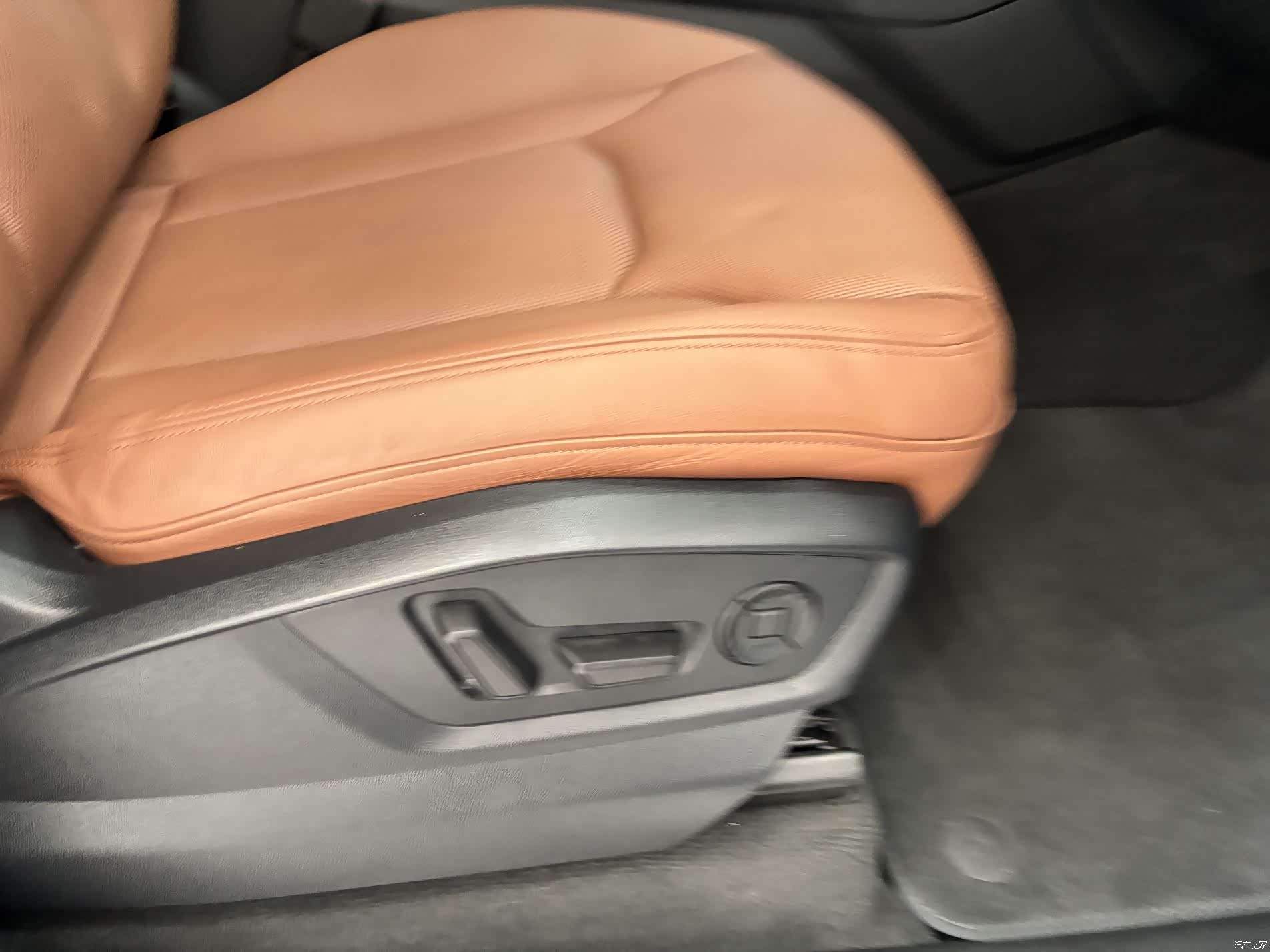 Audi Q7, 2023 27