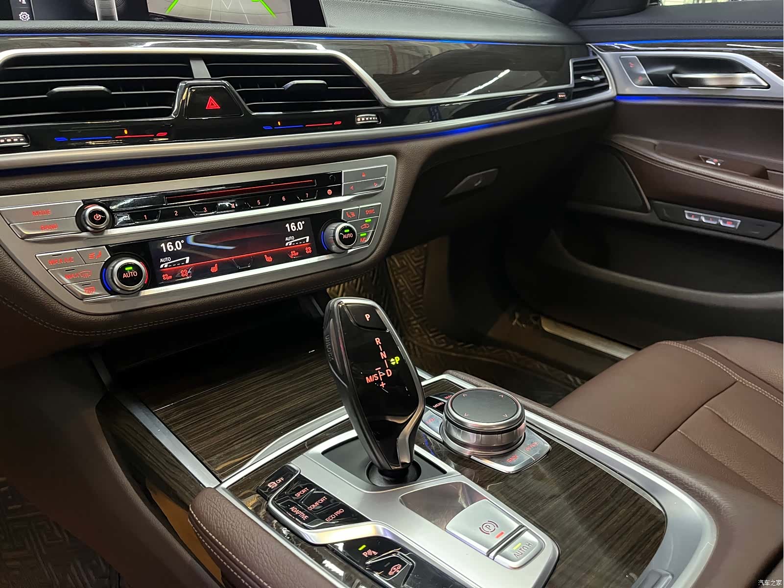 BMW 7 Series, 2018 все фото