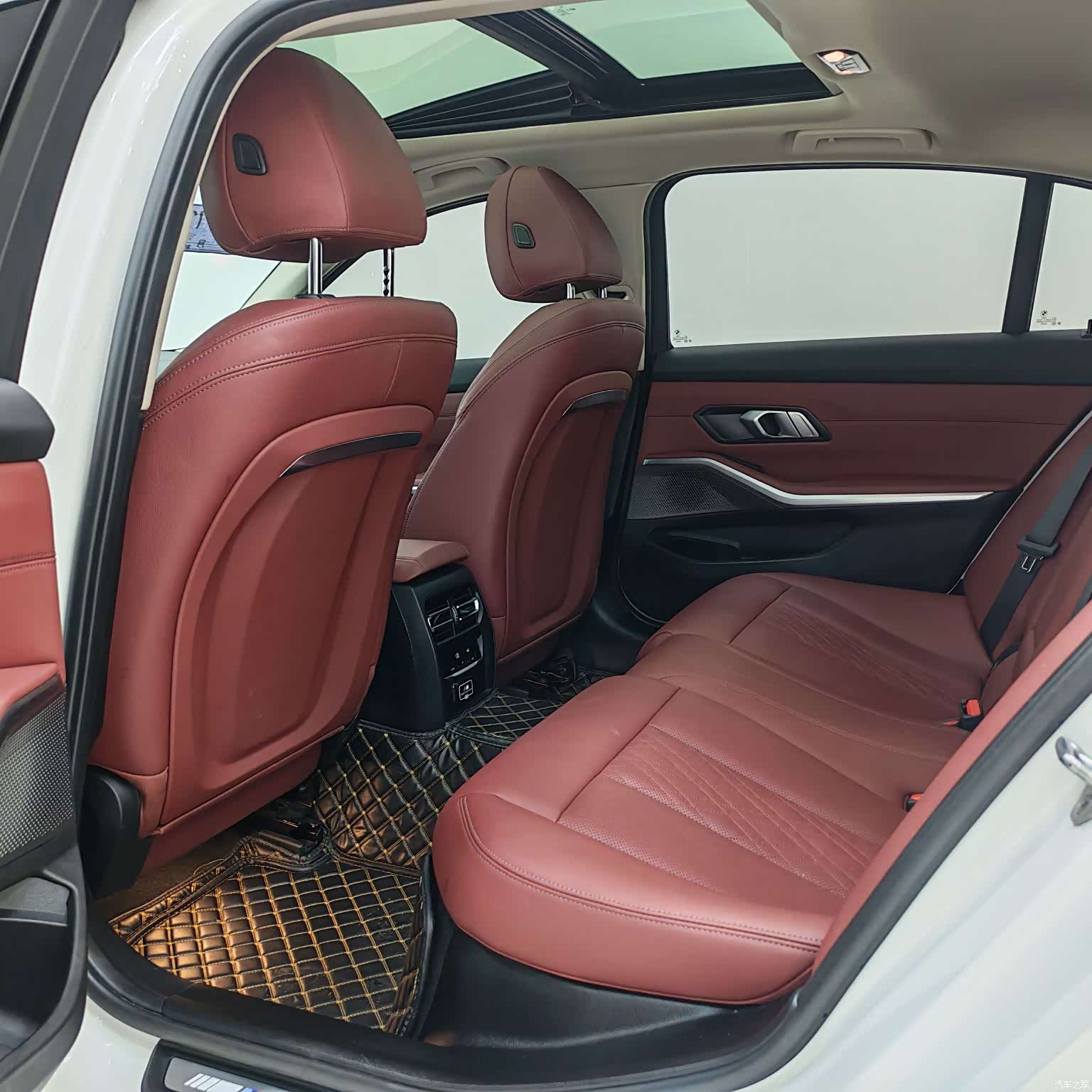 BMW 3 Series, 2023 7