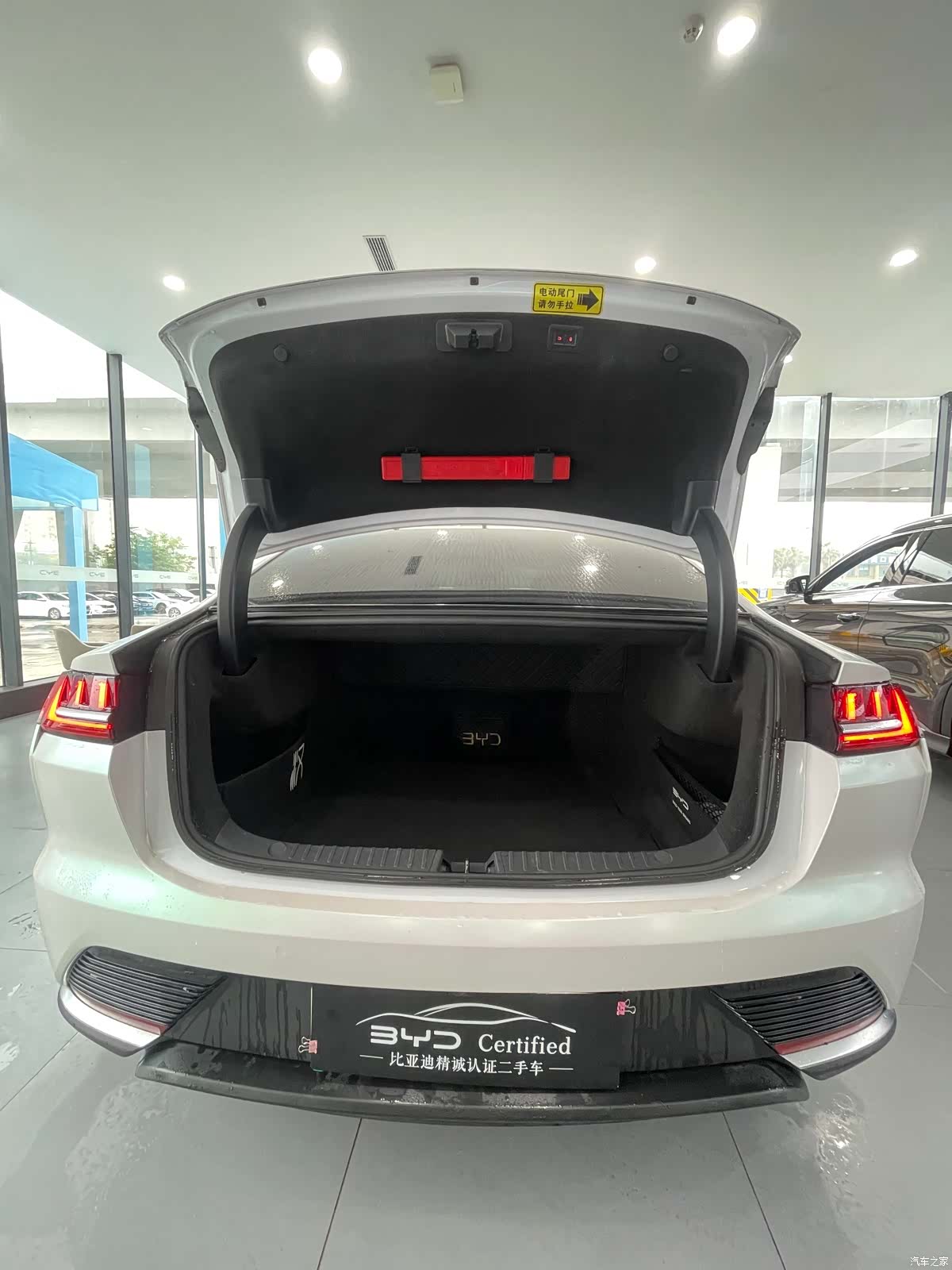 BYD Han, 2022 15
