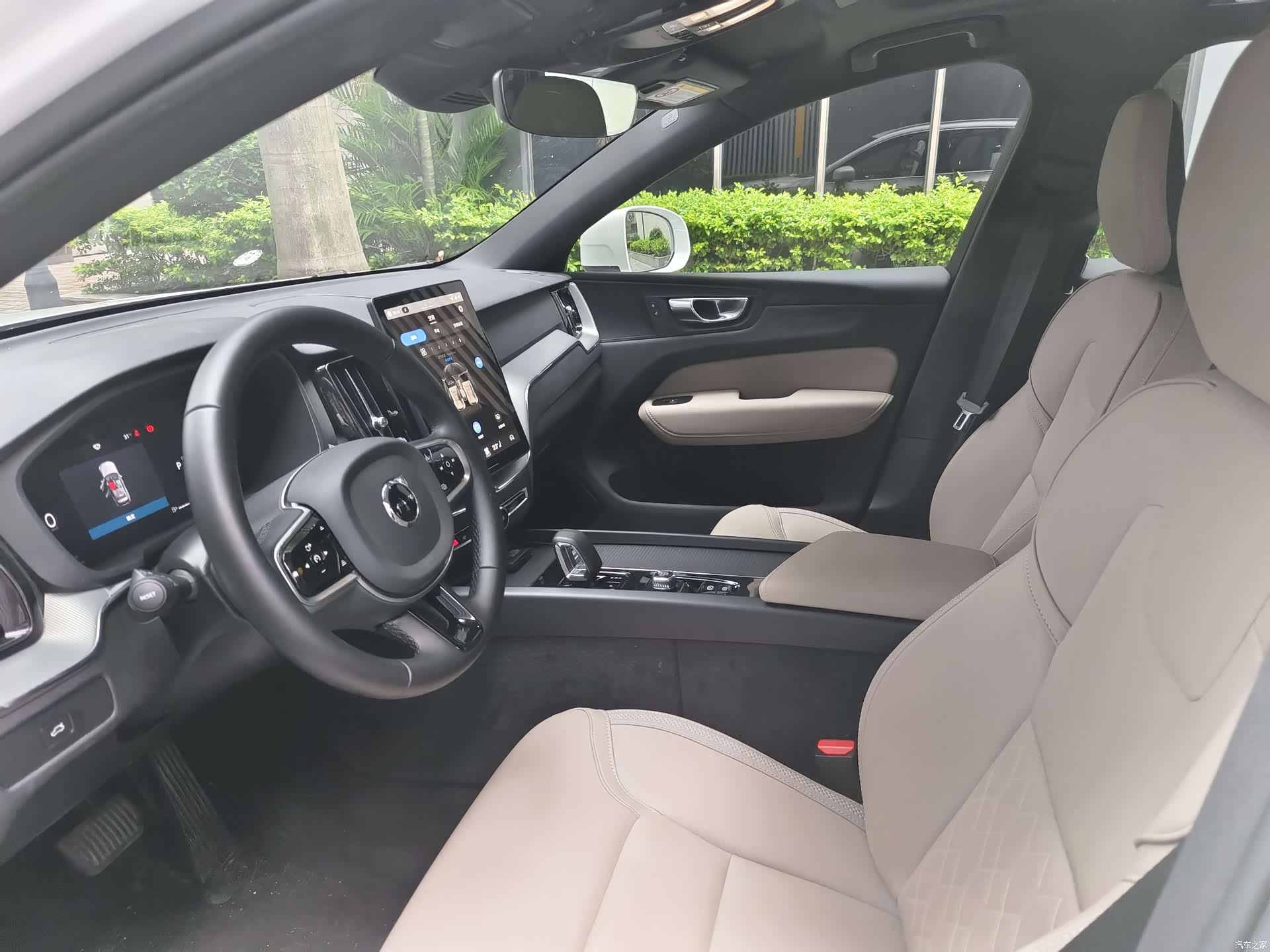 Volvo XC60, 2025 все фото