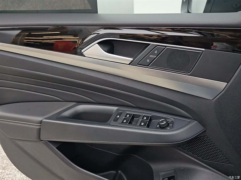 Volkswagen Passat, 2025 8