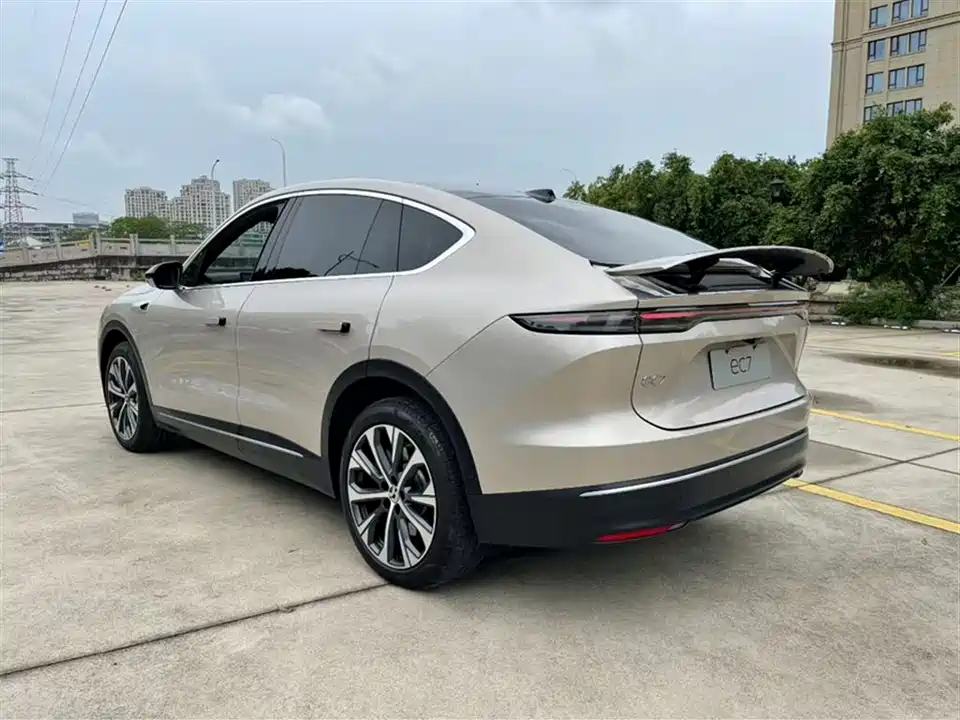 NIO EC7
