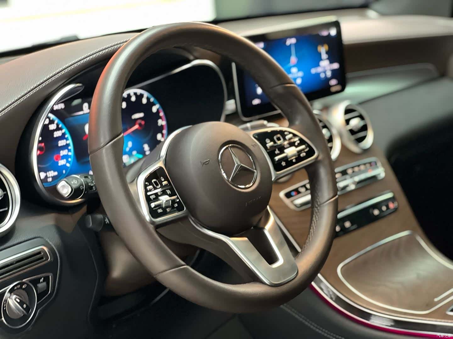 Mercedes-Benz GLC, 2020 7