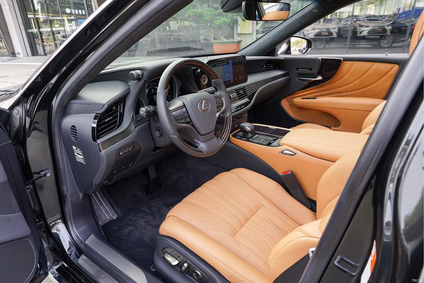 Lexus LS, 2022 9