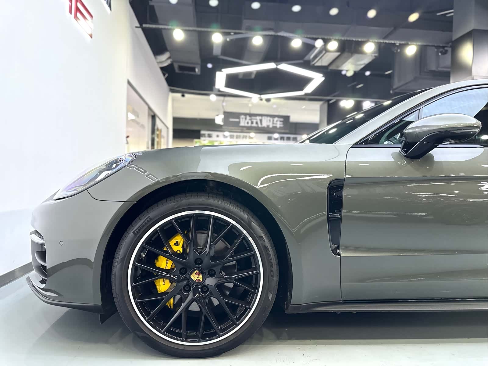 Porsche Panamera, 2023 25