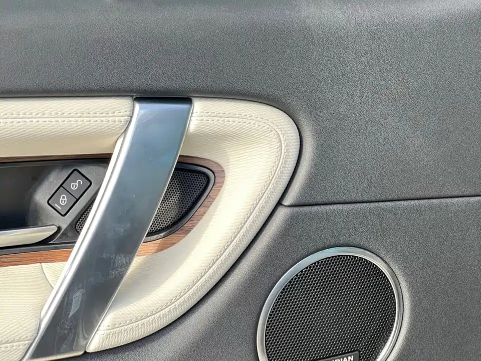 Land Rover Discover sports