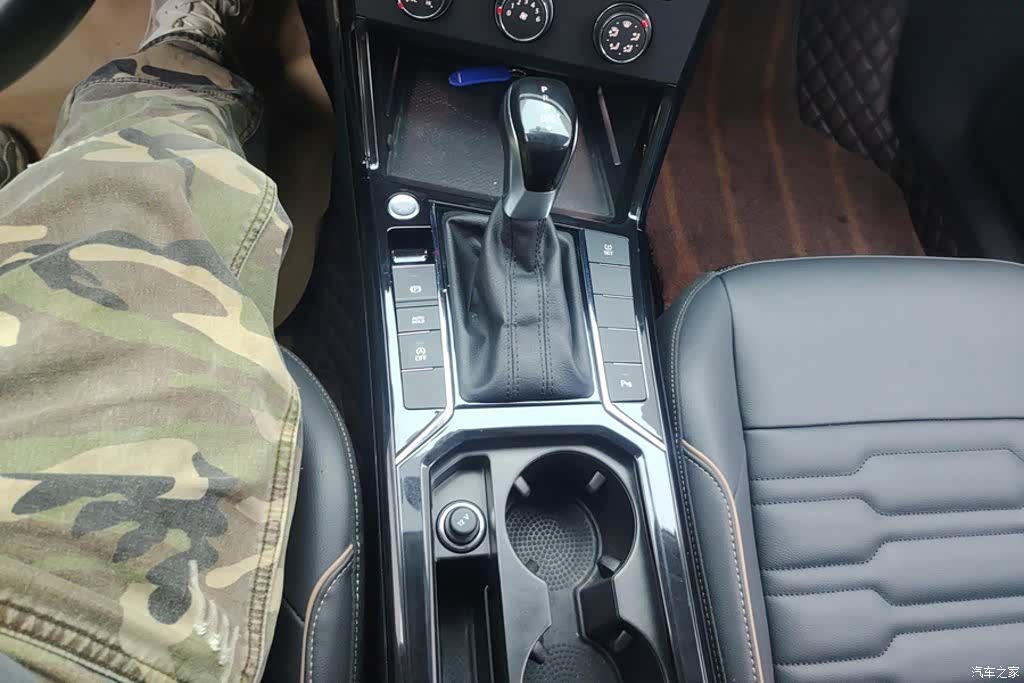Volkswagen Passat, 2021 16