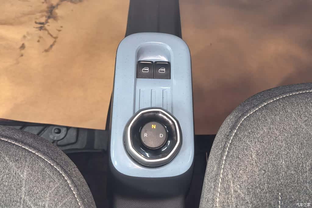 Geely Panda, 2025 16