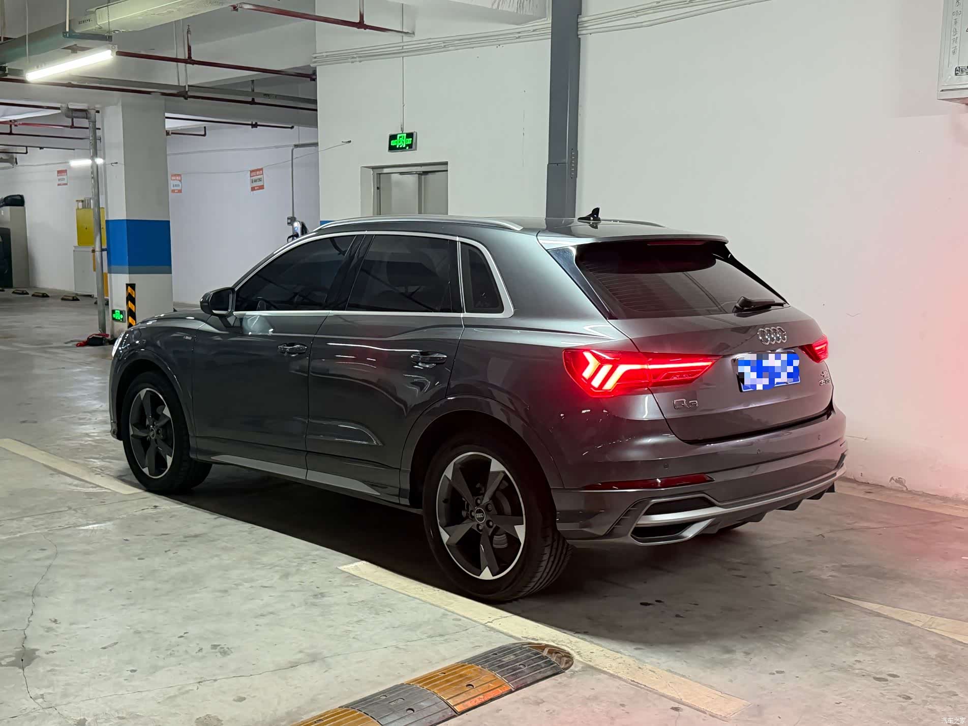 Audi Q3, 2023 4