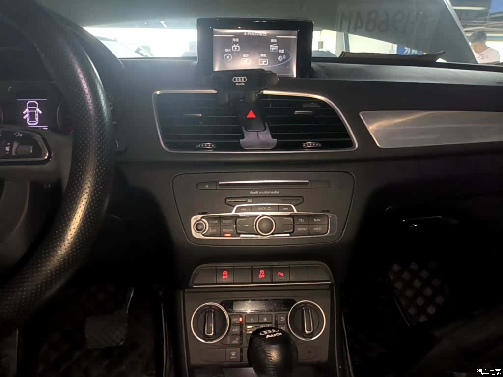 Audi Q3, 2018 13