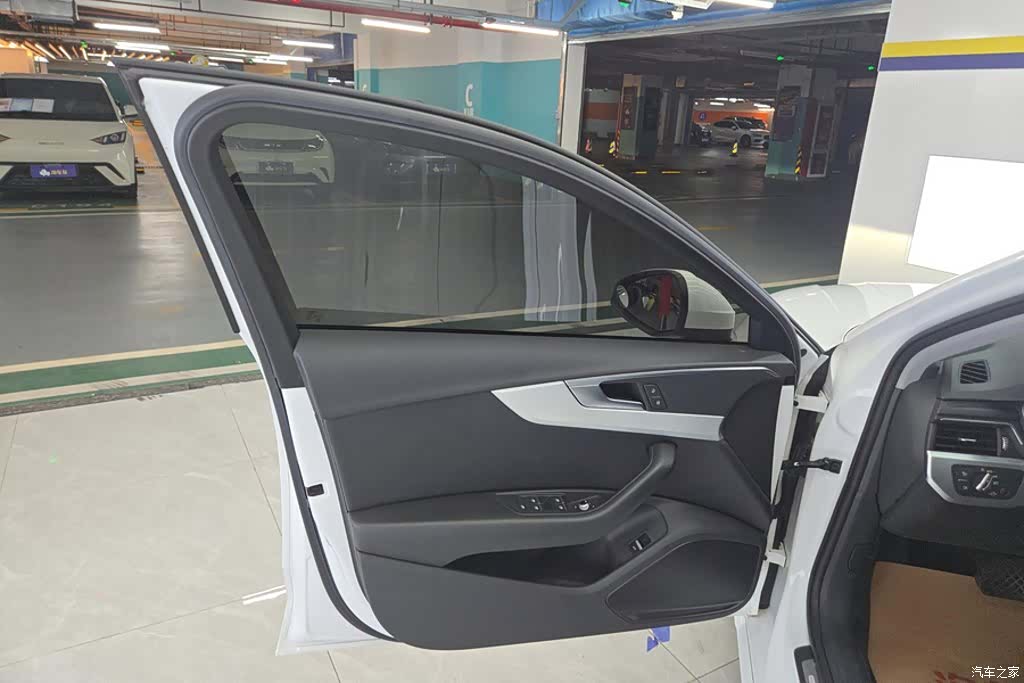 Audi A4L, 2021 7