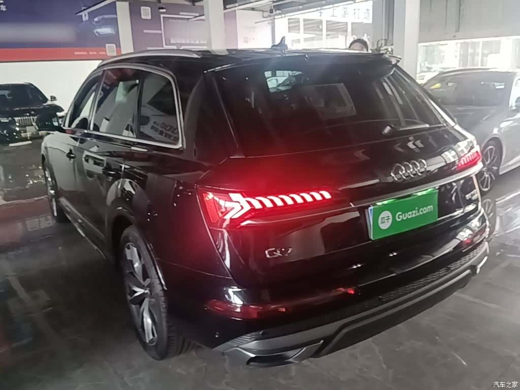 Audi Q7, 2020 все фото