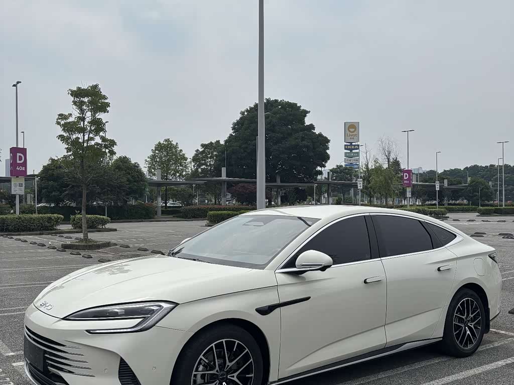 BYD Seal 07 DM-i