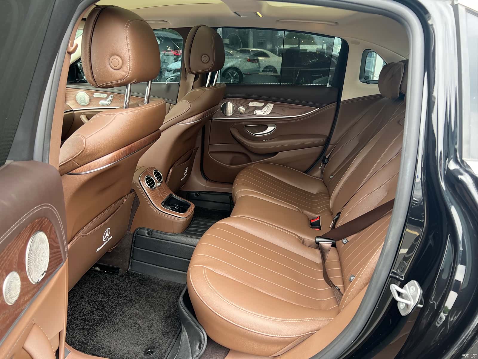 Mercedes-Benz E-Class, 2022 13