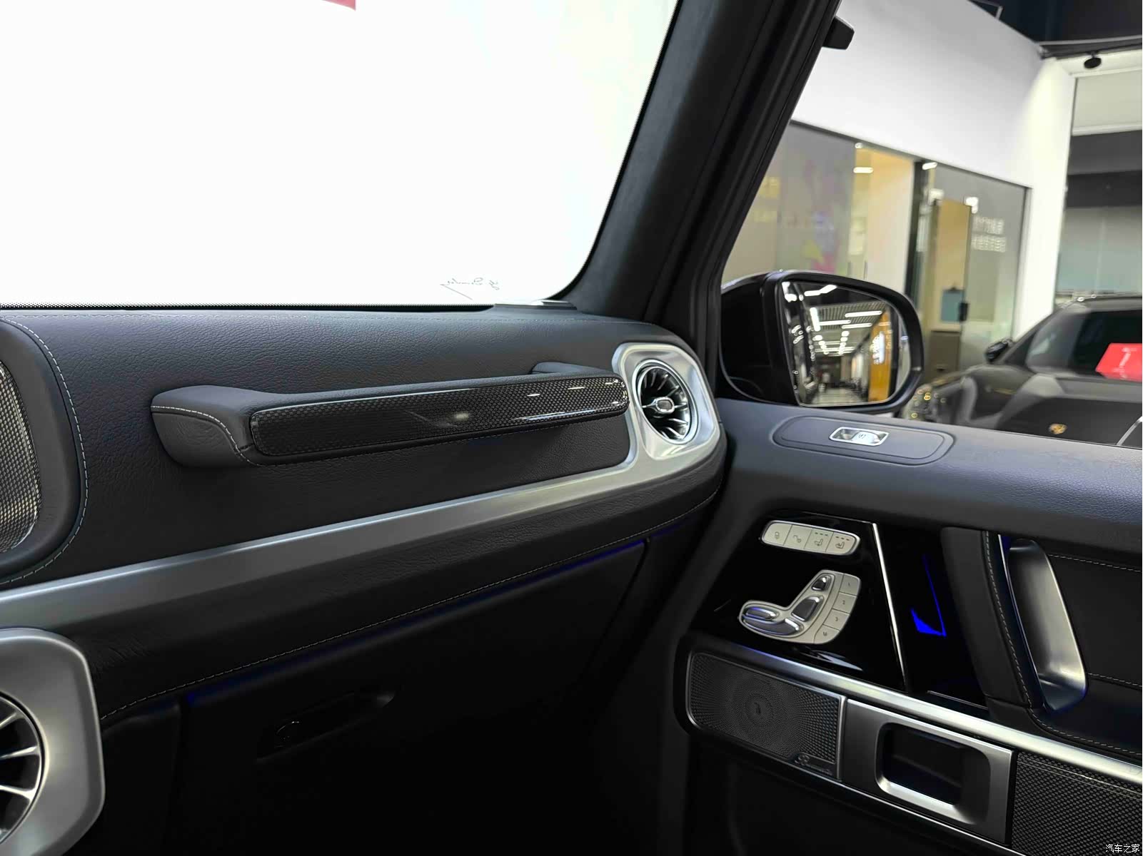 Mercedes-Benz G-Class, 2023 26