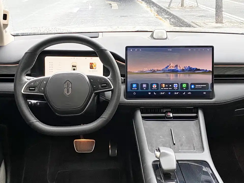 AITO Ask the world M7