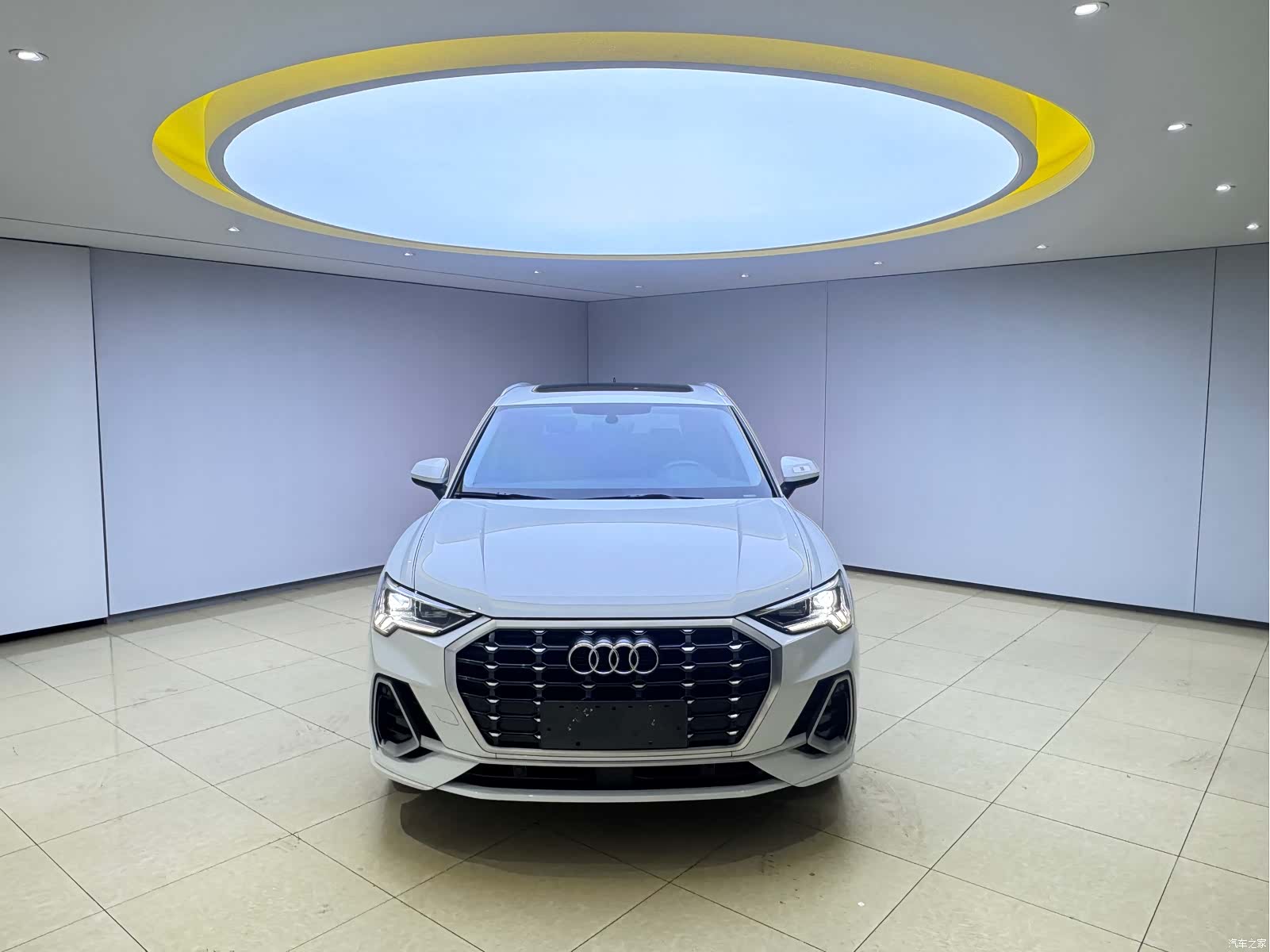 Audi Q3, 2022 2