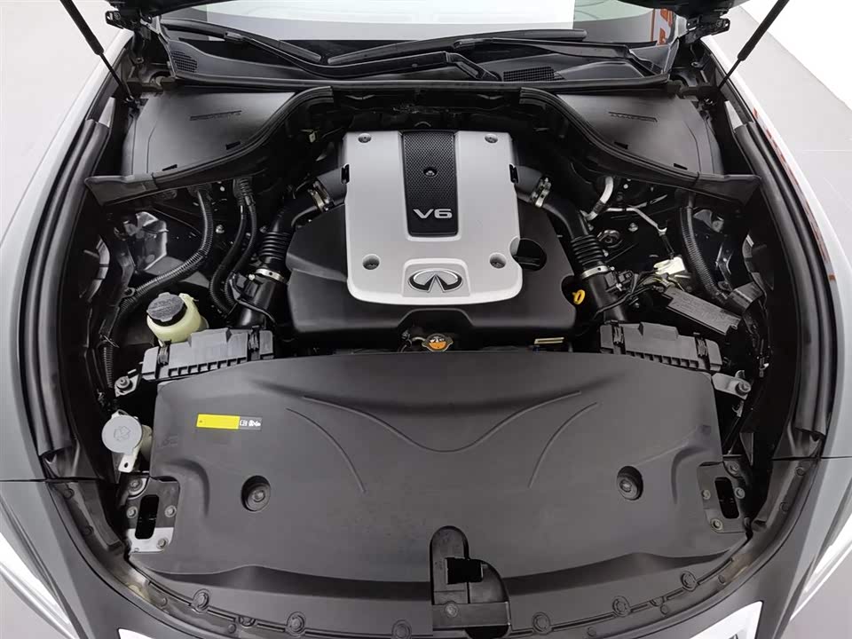 Infiniti Q70 Infiniti Q70