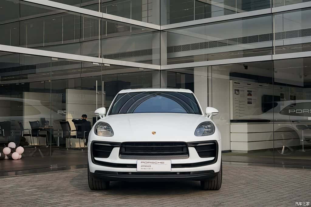 Porsche Macan, 2025 все фото