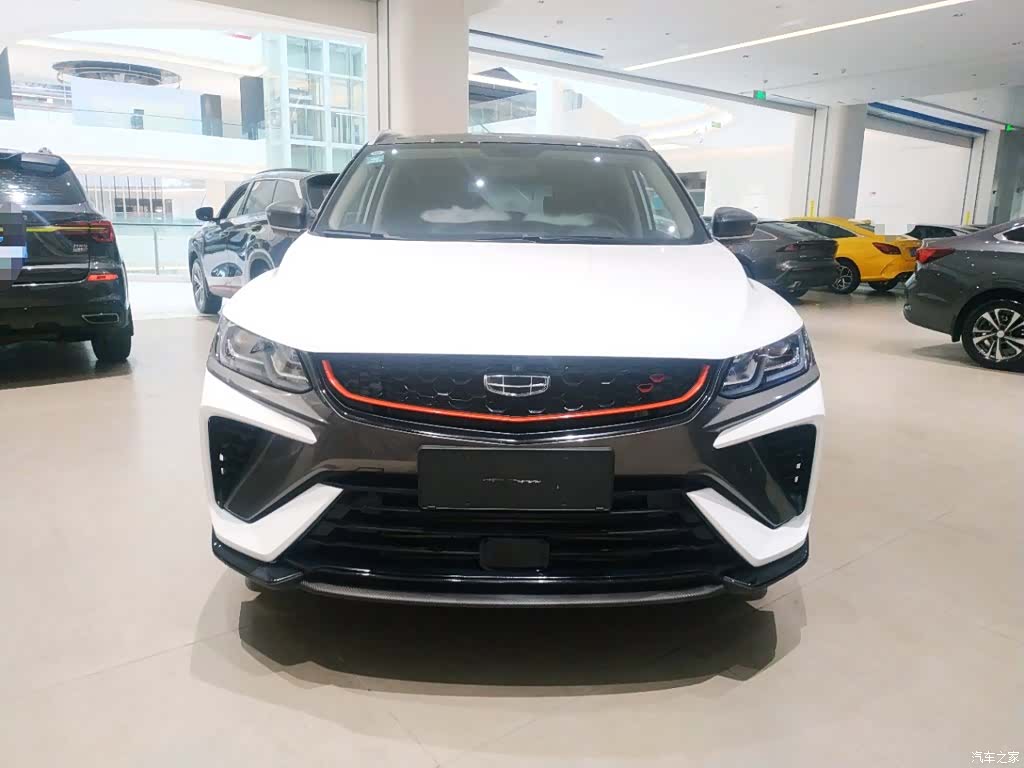 Geely Coolray, 2022 3