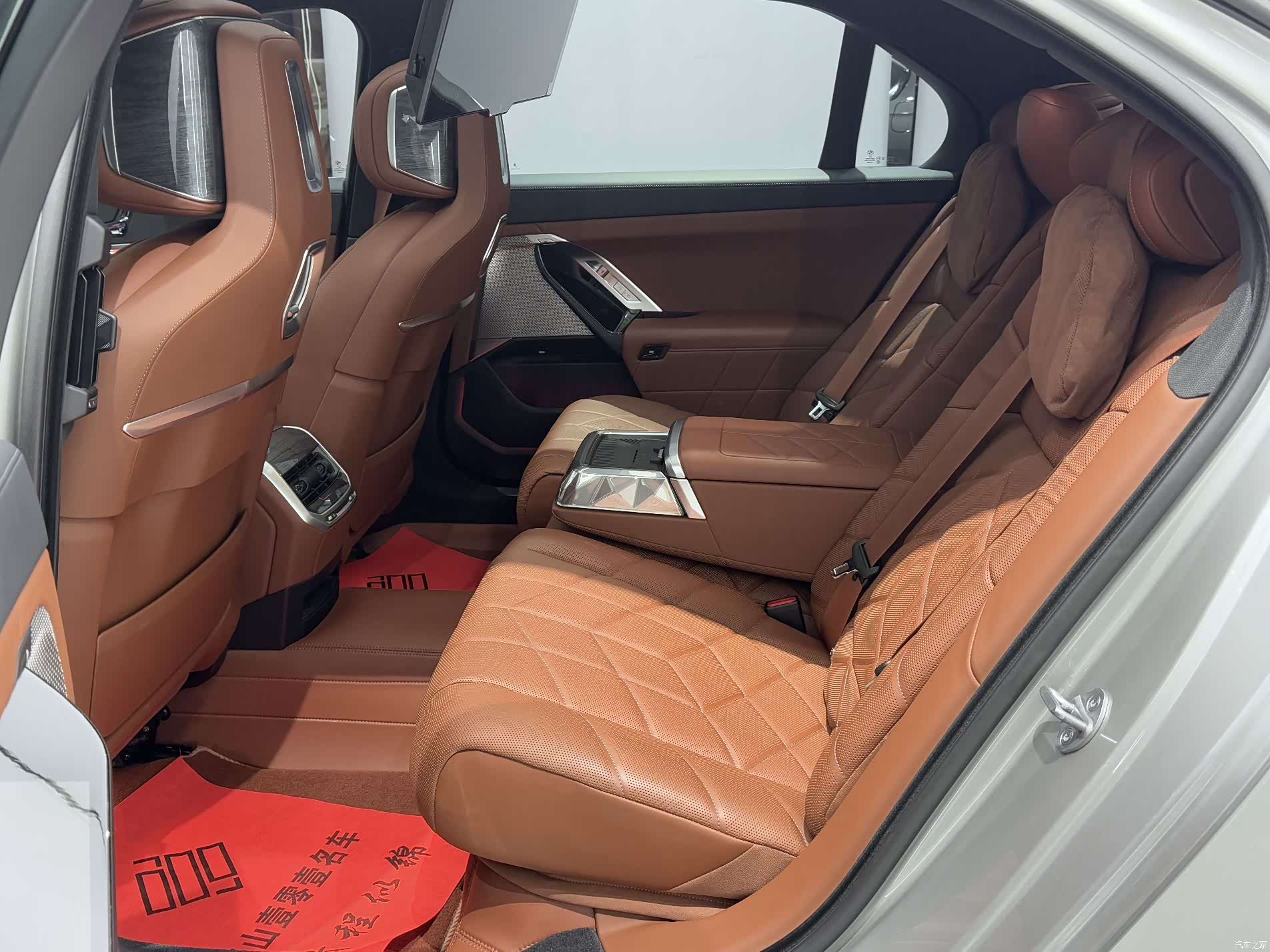BMW i7, 2023 16