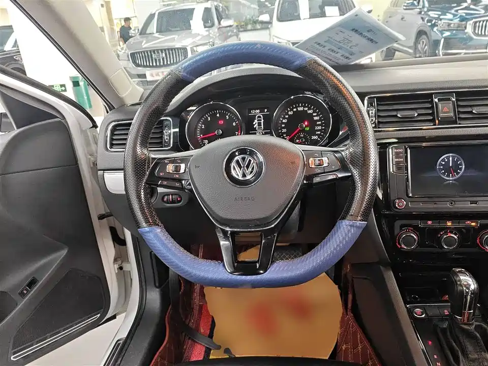 Volkswagen Sagitar