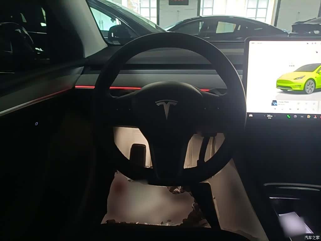 Tesla Model Y, 2025 11