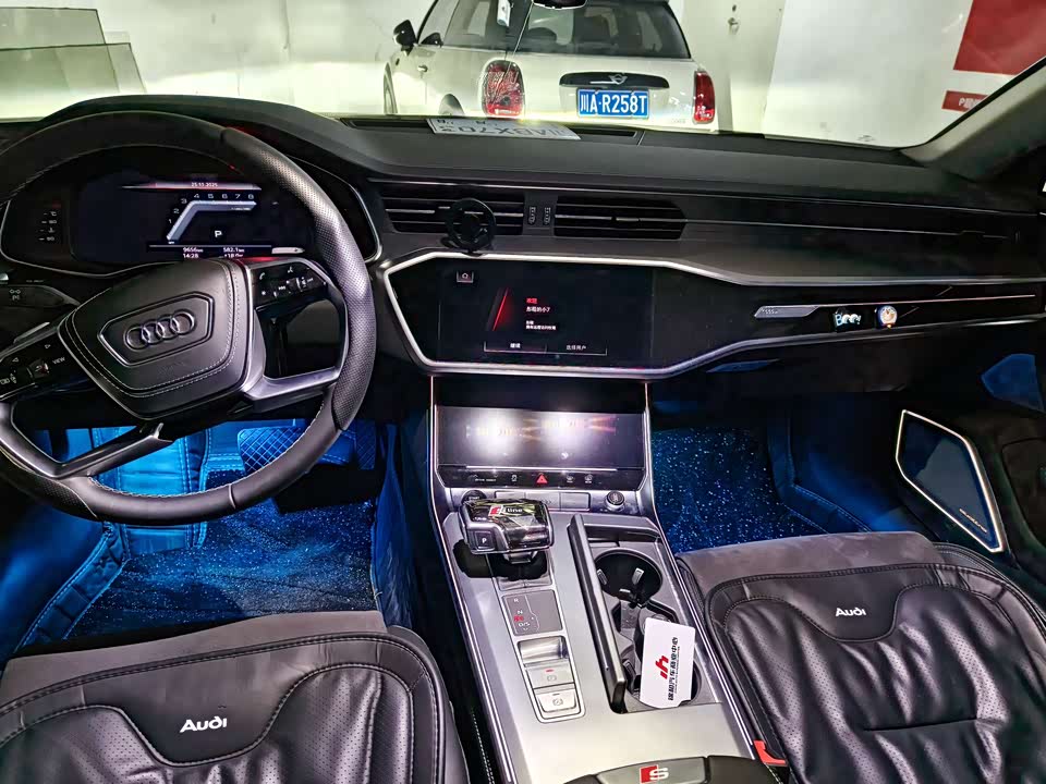 Audi A7L