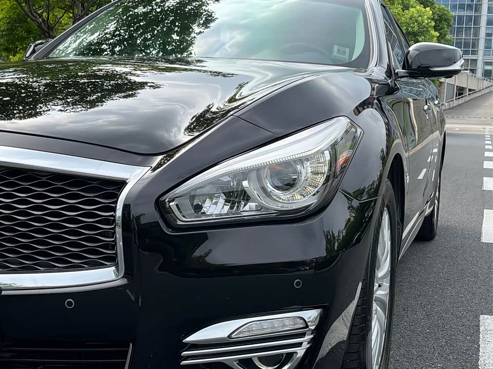 Infiniti Q70 Infiniti Q70