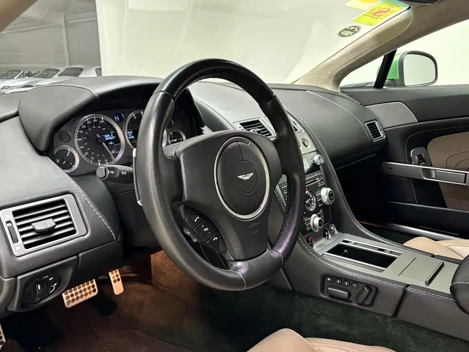Aston Martin V8 Vantage Aston Martin V8 Vantage