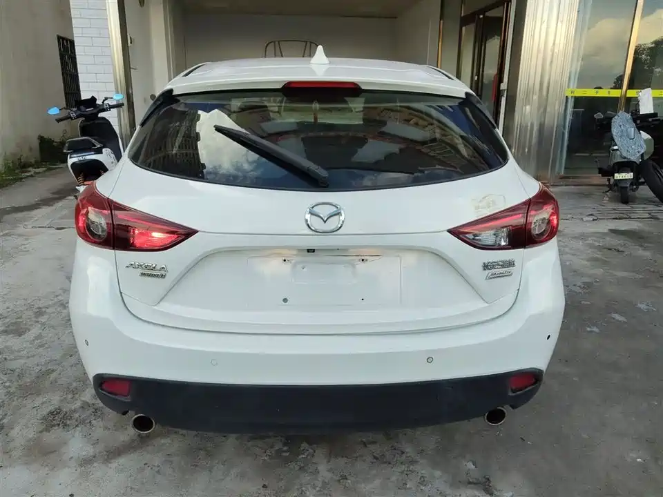 Mazda 3 Angkesaila