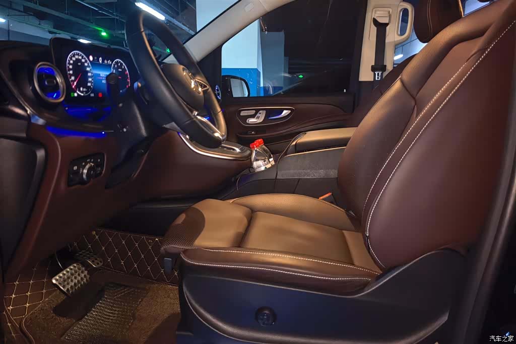 Mercedes-Benz V-Class, 2025 9